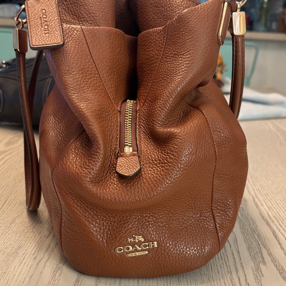 Elegant Coach Brown Leather Hobo Bag - Picture 2 of 9